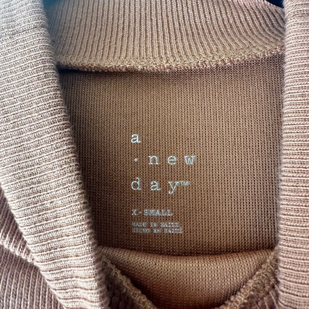 NWT A New Day Mock Neck Knit Tank Rust Color Size XS - Picture 3 of 4